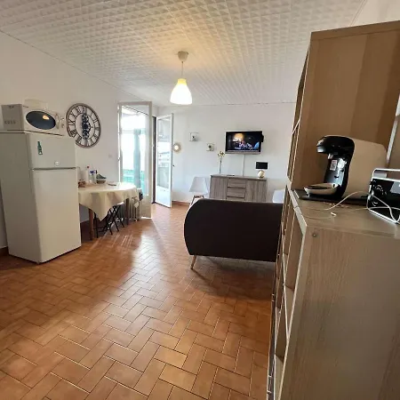 T2 Climatisé, Loggia Ensoleillée, Parking Privé, à 550m De La - - Fr-1-701-54 Valras-Plage