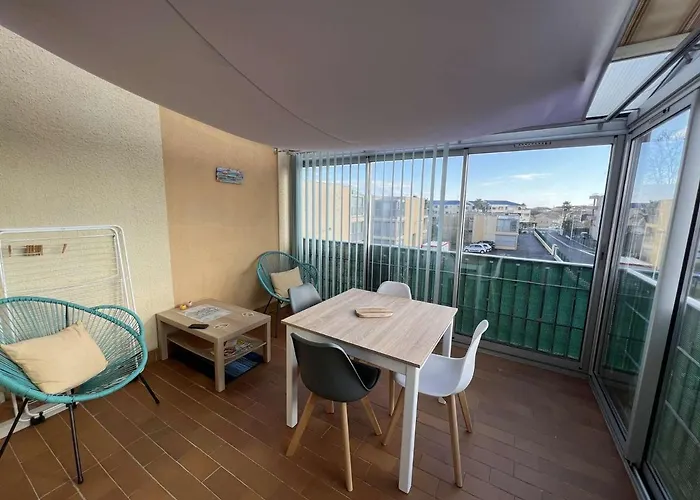Appartement T2 Climatise, Loggia Ensoleillee, Parking Prive, A 550m De La - - Fr-1-701-54 Valras-Plage